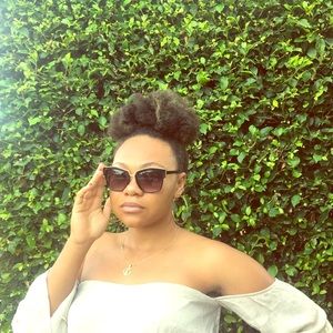 SUNGLASSES 😎 COME IN 4 BEAUTIFUL SHADES!!